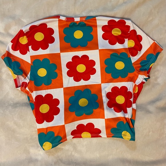 ‘Love J’ 70s esque cropped tied top - Picture 4 of 6